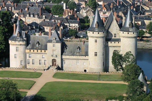 Le château de Sully