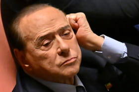 Italie: Silvio Berlusconi passe la nuit en soins intensifs