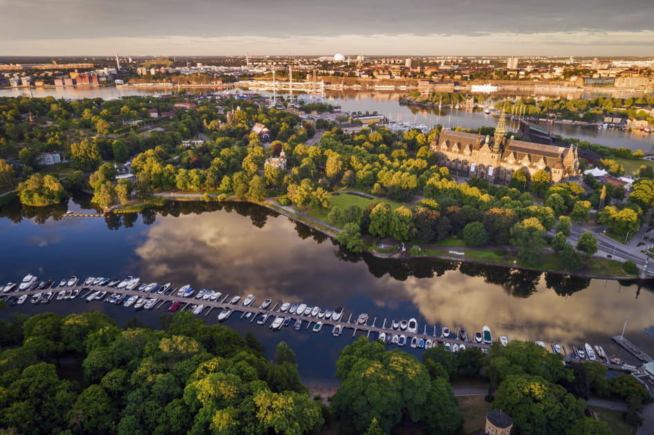 P&eacute;daler sur l'&icirc;le de Djurg&aring;rden, le poumont vert de Stockholm