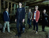 Nowhere Boys : entre deux mondes : Mensonges