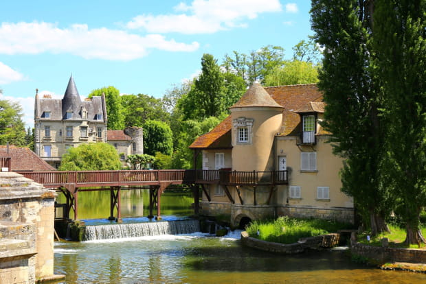 Moret-sur-Loing, une cité royale aux portes de Paris