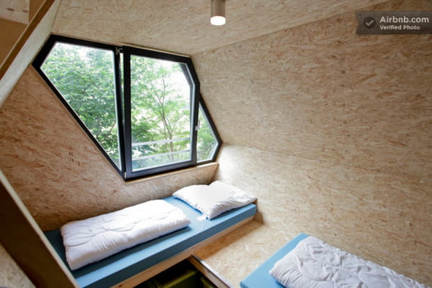Une cabane moderne dans les arbres en Allemagne, 102 euros
