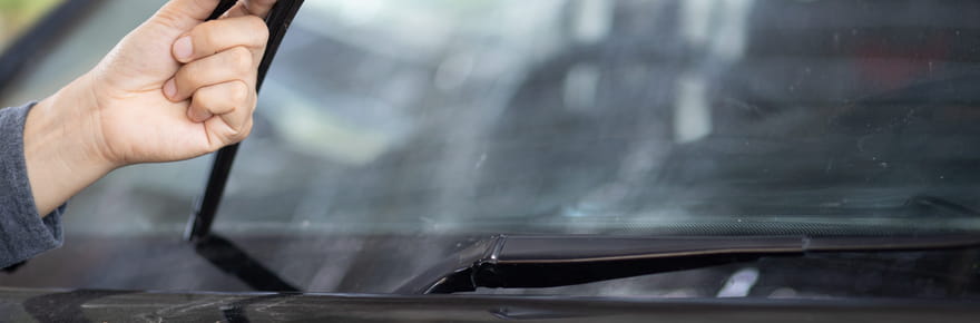 Vos essuie-glaces font souvent ce bruit aga&ccedil;ant&nbsp;? Il est facile d'y rem&eacute;dier sans rien d&eacute;penser