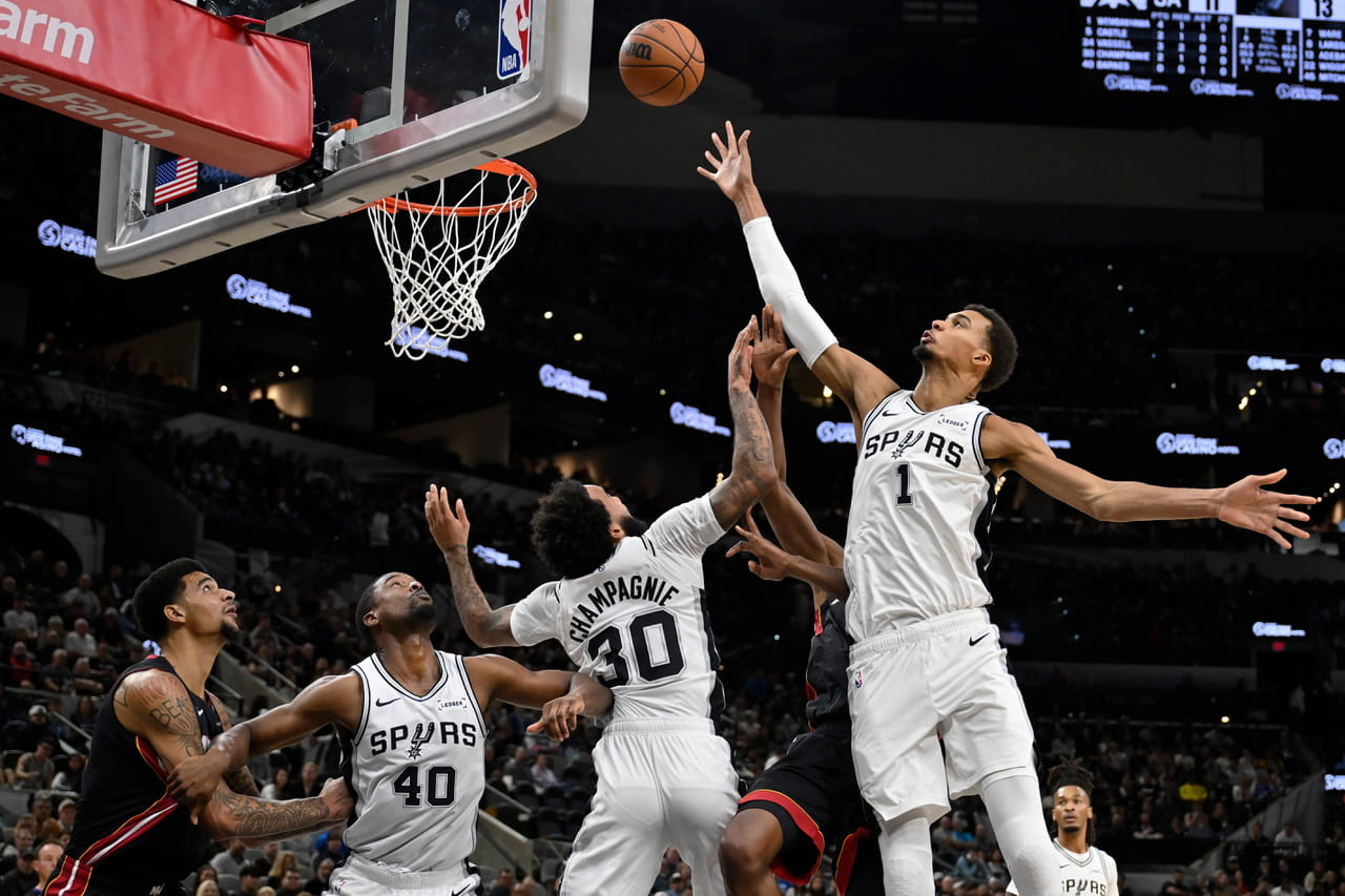 NBA : Wembanyama et les Spurs en feu, résultats de la nuit, classements et le calendrier