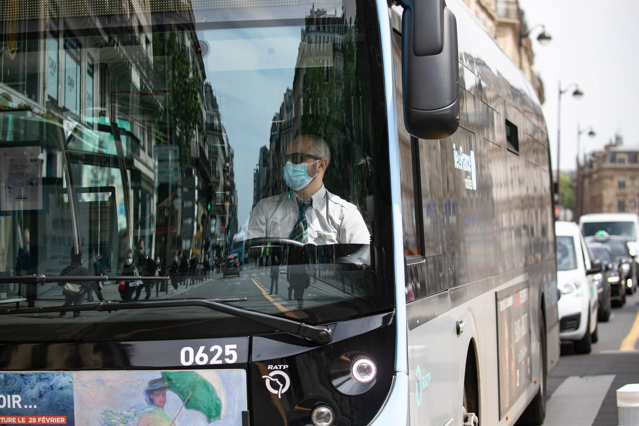 Un enfant de 12 ans percuté par un bus RATP : le chauffeur se défend, une enquête ouverte