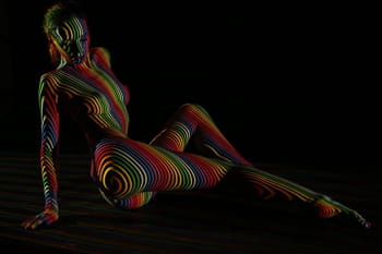 30 nus psychédéliques, d'ombre et de lumière