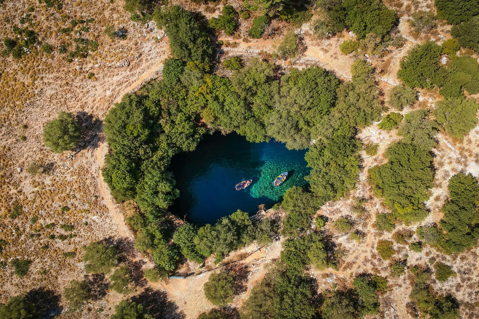 La grotte Melissani, sur l'&icirc;le de C&eacute;phalonie