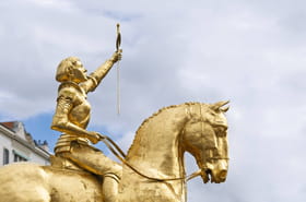 Jeanne d'Arc d&eacute;crite comme &quot;non-binaire&quot; dans un livre scolaire, les historiens scandalis&eacute;s