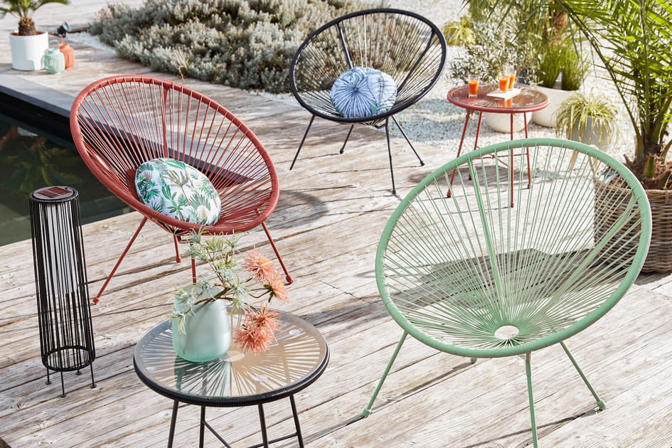 Des fauteuils color&eacute;s