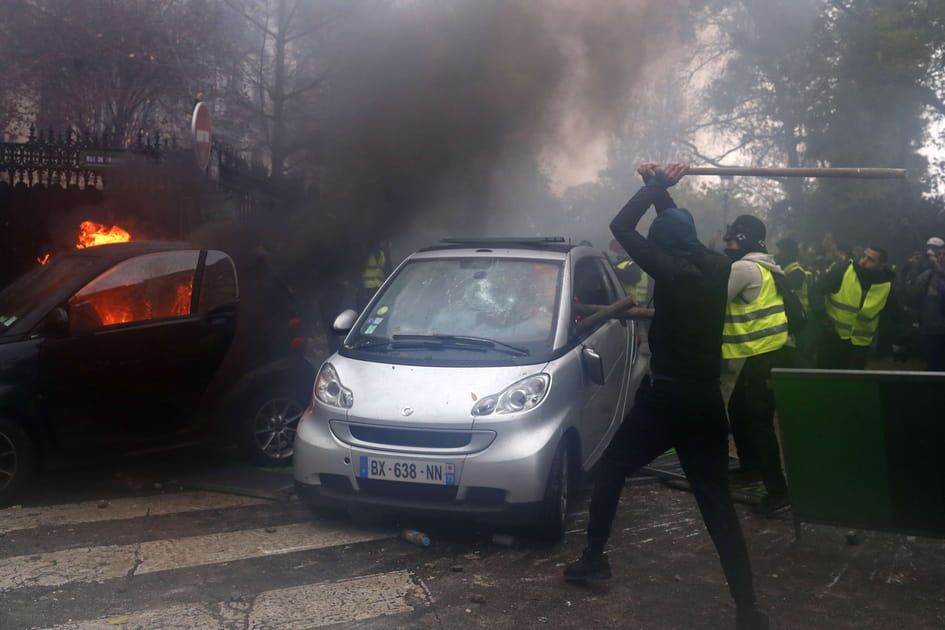 Gilets jaunes&nbsp;: les images choc &agrave; Paris
