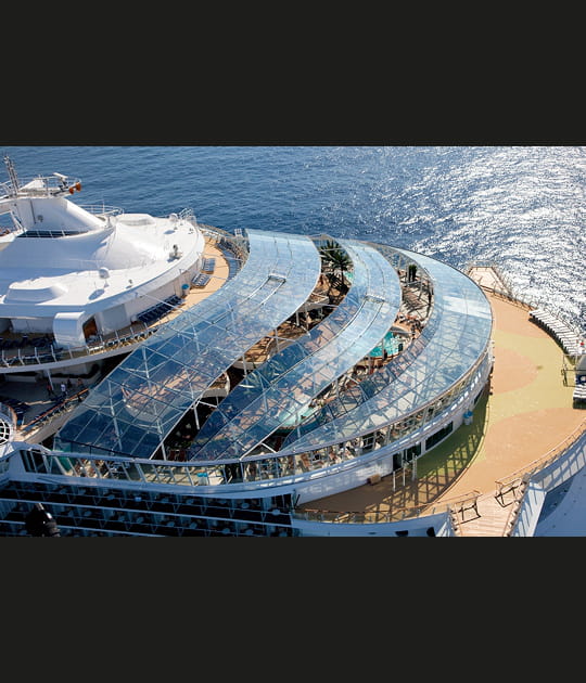 Croisi&egrave;re inaugurale en d&eacute;cembre&nbsp;2009