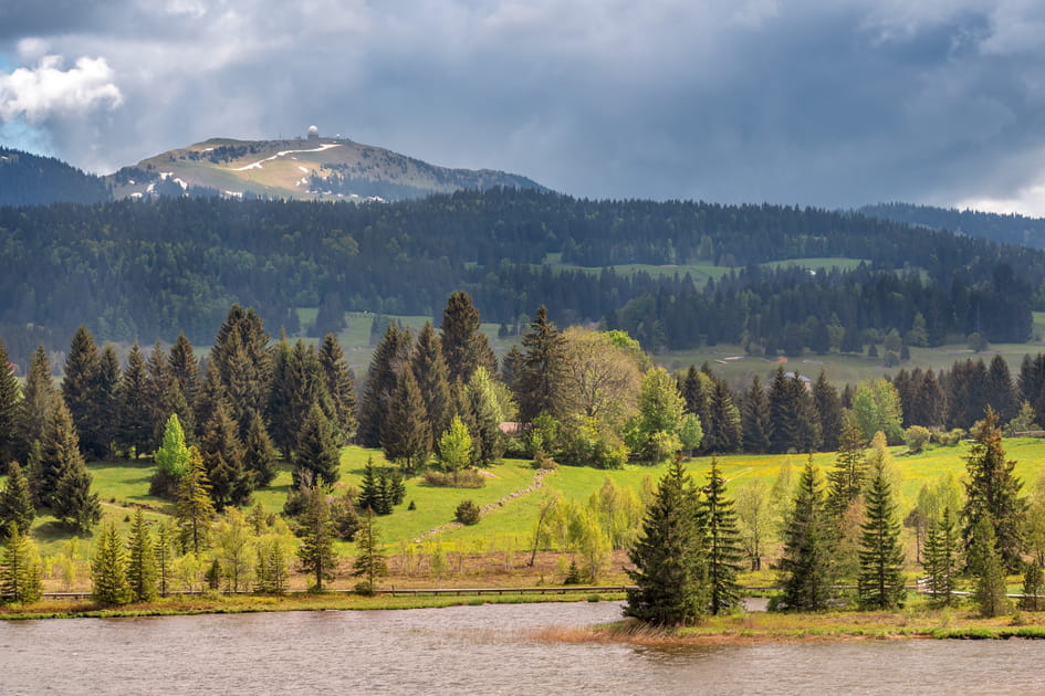 Le Jura, l'appel des lacs et de la for&ecirc;t