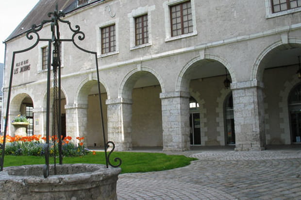 Le cloître des Jacobins