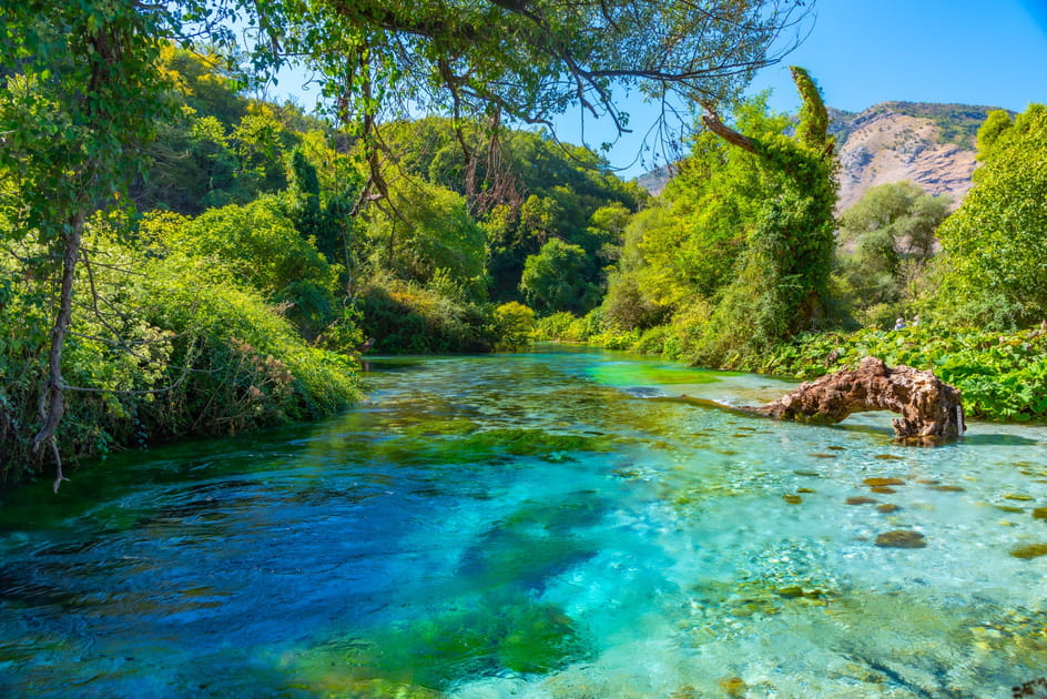 L'&OElig;il bleu en Albanie