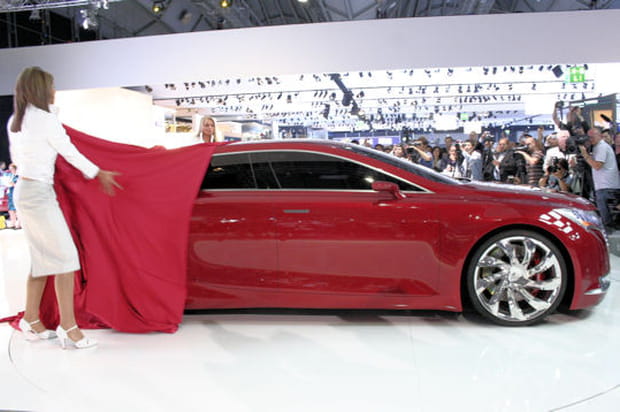 ... la Suzuki Kizashi