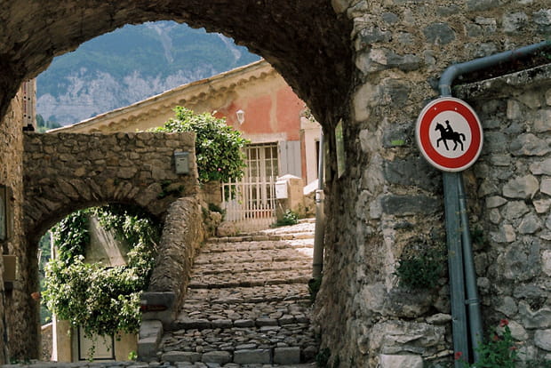 Brantes, village fortifié