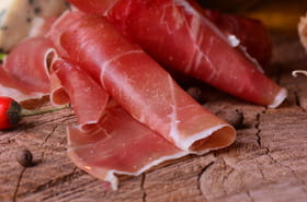 &quot;Si vous les voyez, c'est que&hellip;&quot;&nbsp;: voici d'o&ugrave; viennent vraiment les taches blanches sur le jambon cru