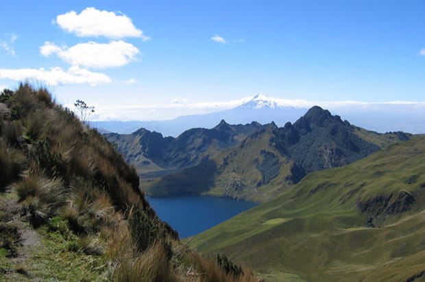 Au loin, le Cotopaxi