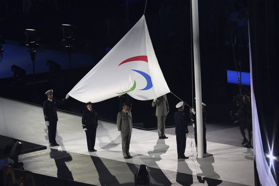 Le drapeau paralympique