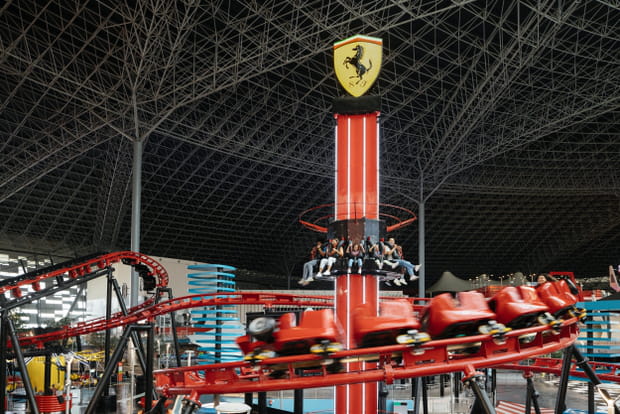 Ferrari World Abu Dhabi : les montagnes russes les plus rapides