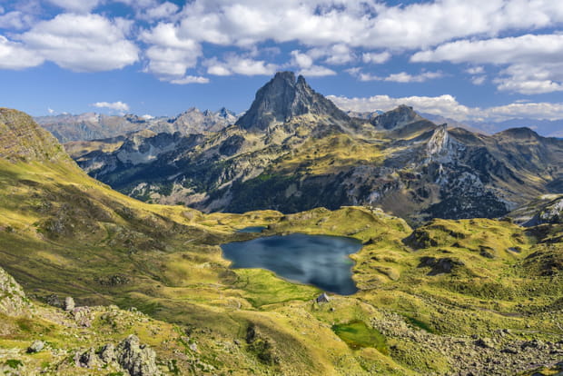 Le Pic du Midi d'Ossau et le lac de Gentau