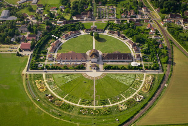 8e : la Saline royale d'Arc-et-Senans en Bourgogne-Franche-Comté