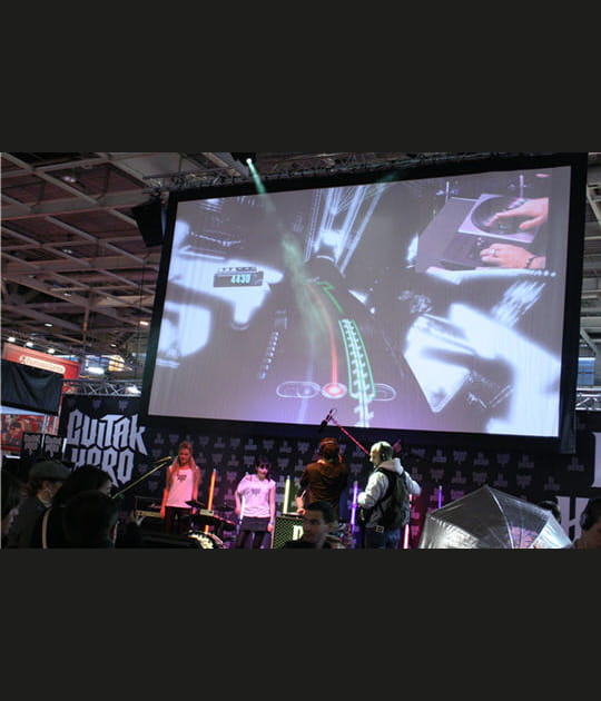 DJ Hero en vedette