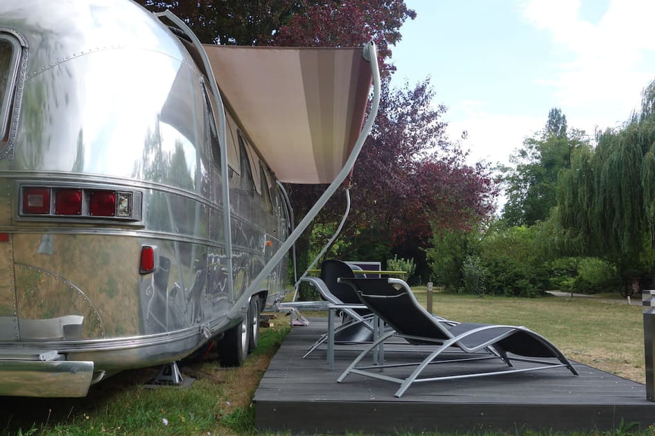 Une caravane am&eacute;ricaine airstream dans l'Essonne