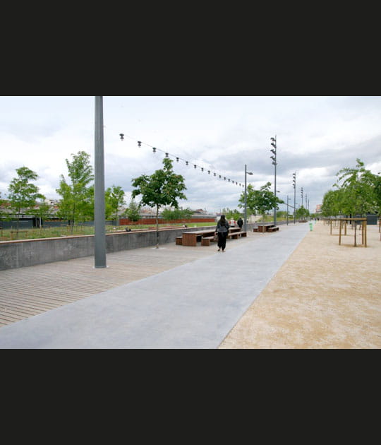 Un quai de bois