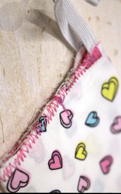 Tuto pour r&eacute;aliser un masque barri&egrave;re &agrave; plis pour enfants&nbsp;: &eacute;tape 3