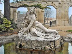 sculpture de marbre à arles.