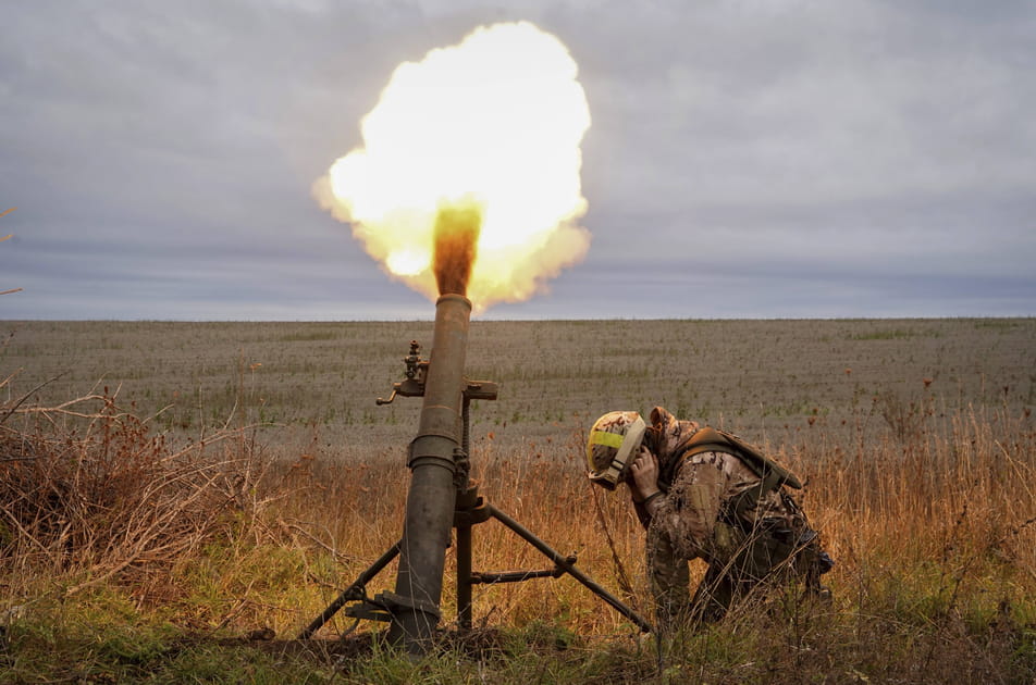 1&nbsp;an de la guerre en Ukraine&nbsp;: tir de mortier ukrainien