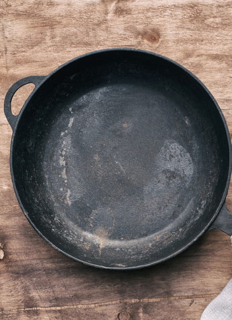 Astuce 5&nbsp;pour pr&eacute;server les po&ecirc;les et casseroles&nbsp;: &eacute;liminer les taches