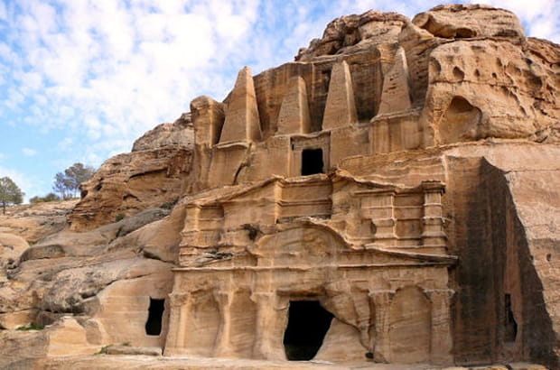 La tombe aux obélisques