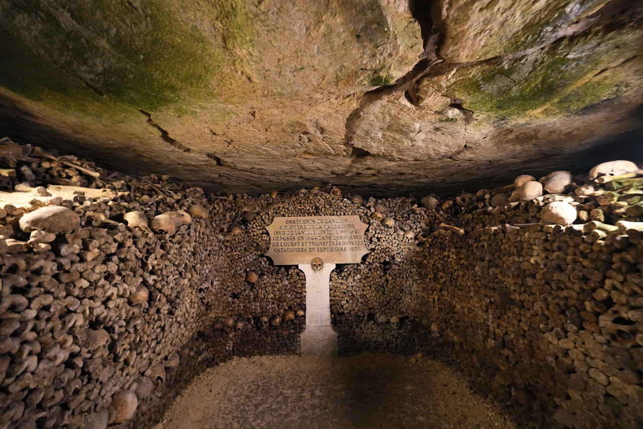 Fermées pour cinq mois, les Catacombes de Paris en travaux pour leur restauration