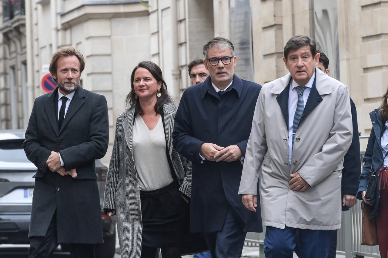 Nouveau Premier ministre : le PS et Borloo bousculés par une nouvelle hypothèse, une nomination imminente