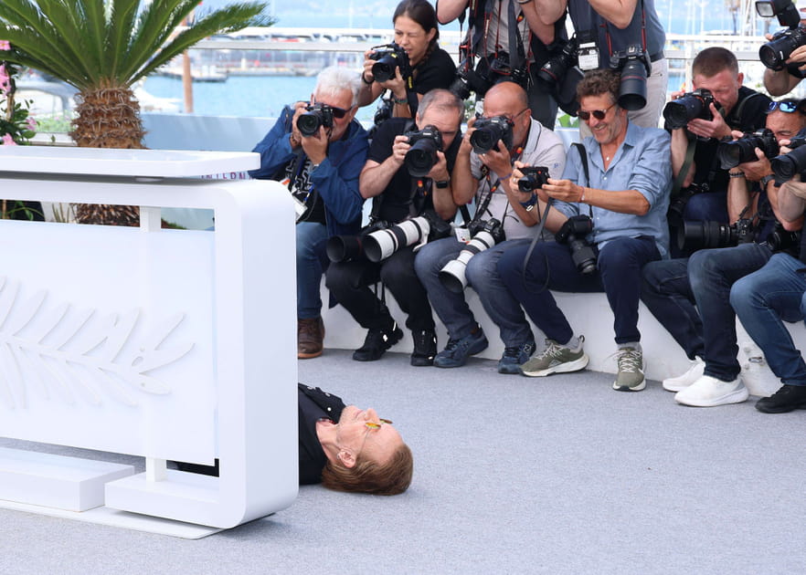 Bono joue &agrave; cache-cache avec les photographes &agrave; Cannes