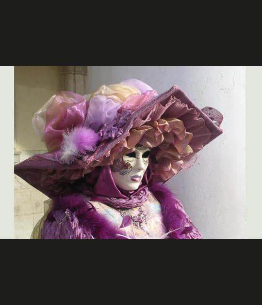 Violette v&eacute;nitienne