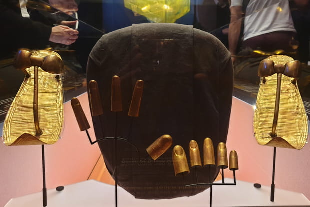 Doigtiers et sandales de la momie