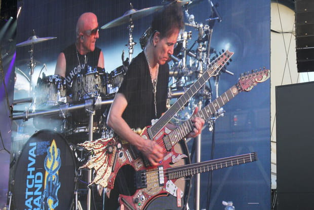 Steve Vai, maître des cordes