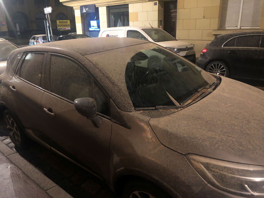Les images de la temp&ecirc;te de sable venue du Sahara