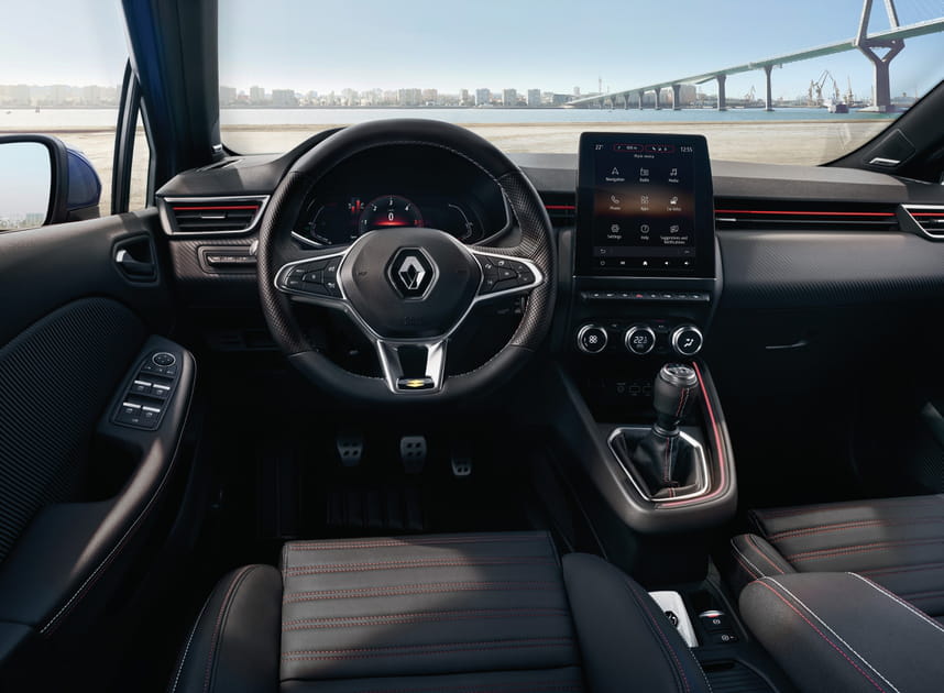Installez-vous au volant de cette Clio 5