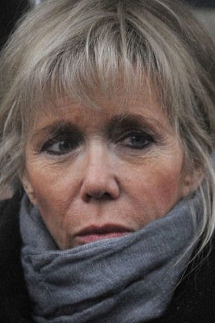Les projecteurs braqu&eacute;s sur son couple lui p&egrave;sent
