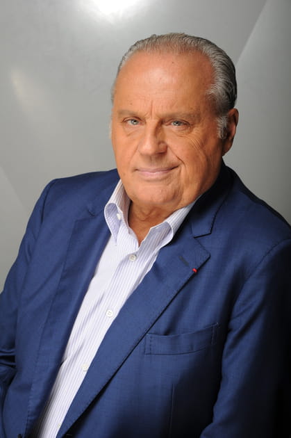 G&eacute;rard Louvin a refus&eacute; de s'asseoir &agrave; c&ocirc;t&eacute; de Nabilla