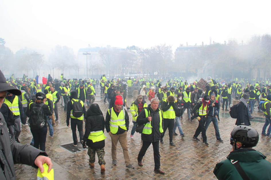 Gilets jaunes&nbsp;: les images choc &agrave; Paris