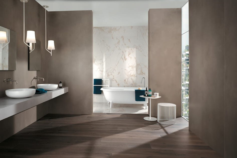 Une baignoire sur pieds contemporaine