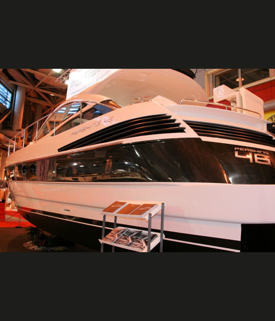 Pershing 46