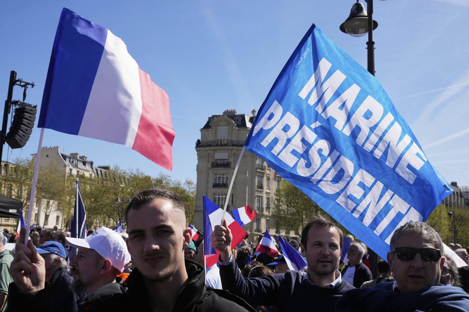 Des drapeaux &quot;&nbsp;Marine pr&eacute;sidente&nbsp;&quot; &agrave; Paris ce dimanche