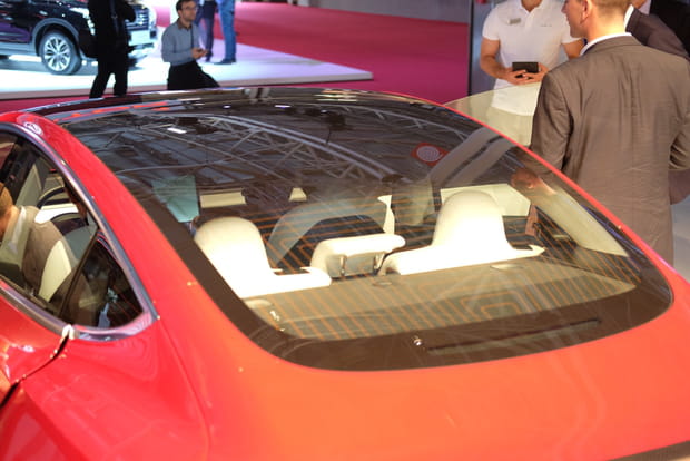 Le toit est en verre du début à la fin