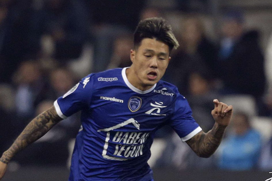 Le footballeur Suk Hyun-jun
